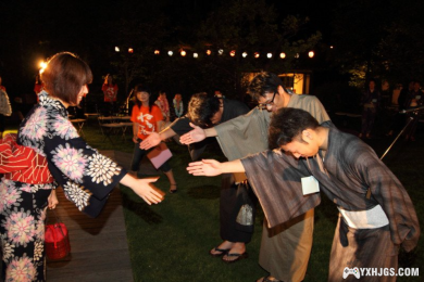 在树下向我告白的麦霸美术生，之后成了我乐队的主唱-图片1